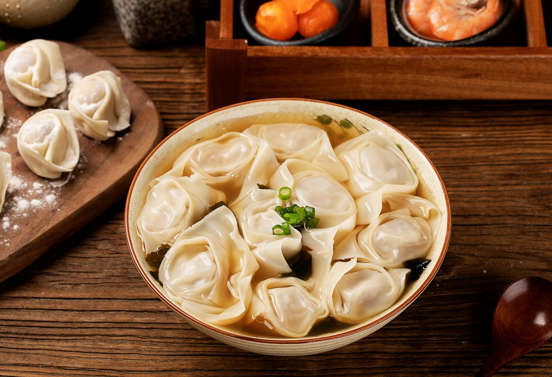 餛飩代工廠直供：餐飲降本 40% 的規(guī)?；a(chǎn)秘笈